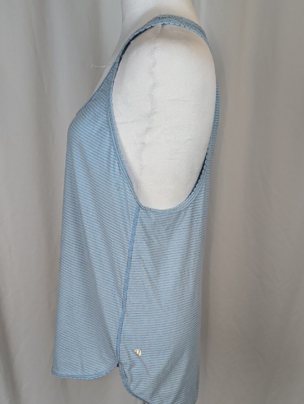 NWOT Lululemon Light Blue Striped 105 F Singlet Tank Top Size 12 (L/XL)